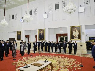 Presiden Prabowo Resmi Lantik 31 Duta Besar Luar Biasa dan Berkuasa Penuh